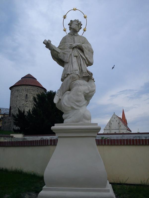 01 Znojmo - socha sv. Jana Nepomuckého